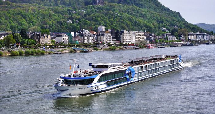 Shore excursions and activities on VIVA MOMENTS